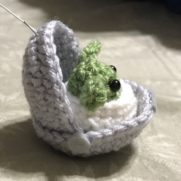 The Mandalorian Baby Yoda Crochet Figure - Picture 6 of 8